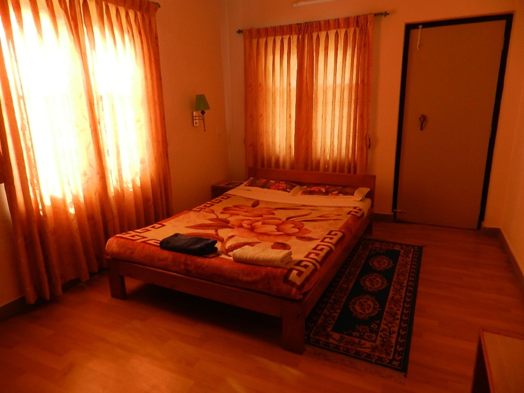 Le Rhododendron Chambres D'Hotes Kathmandu Bagian luar foto