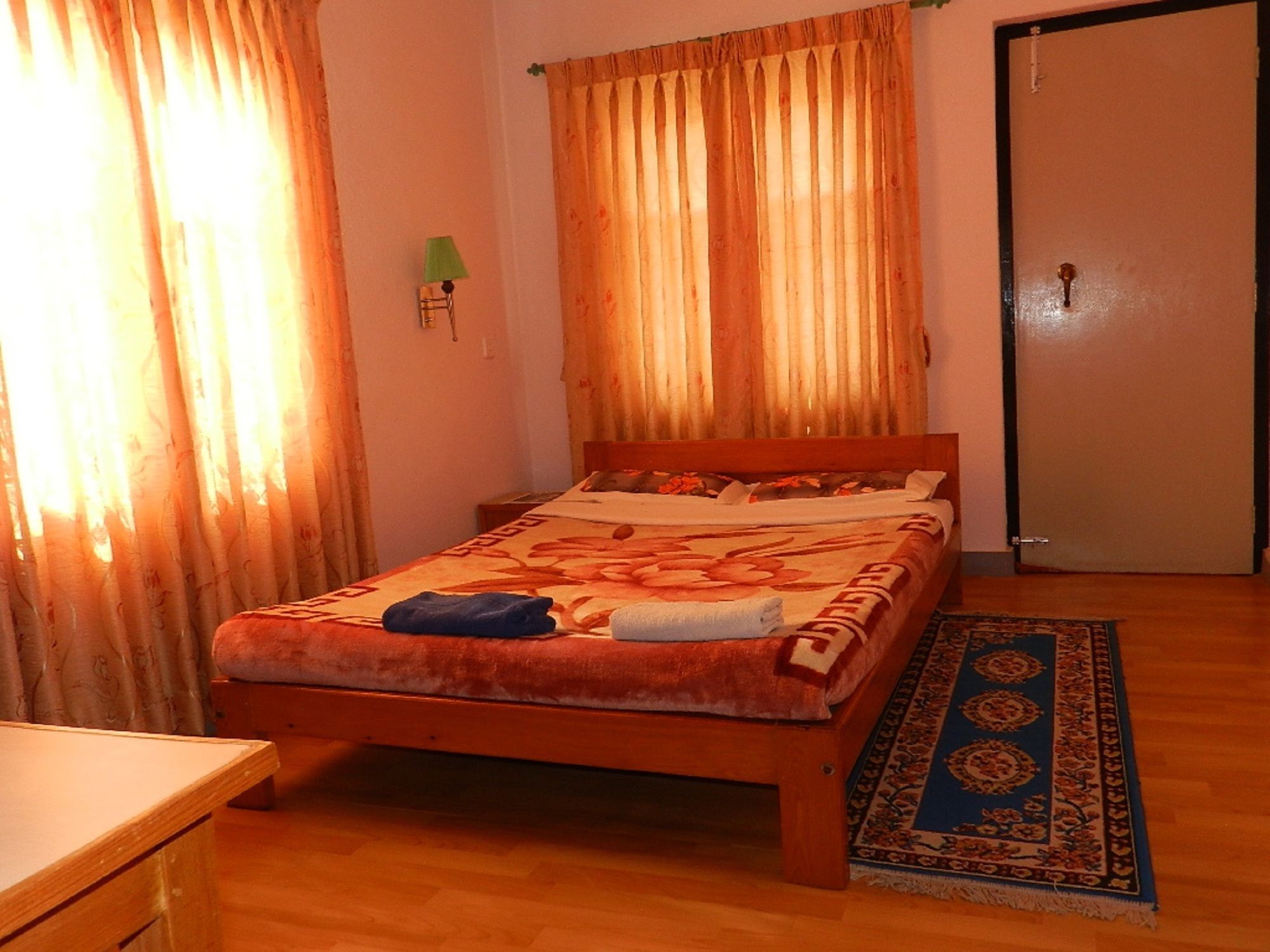 Le Rhododendron Chambres D'Hotes Kathmandu Bagian luar foto